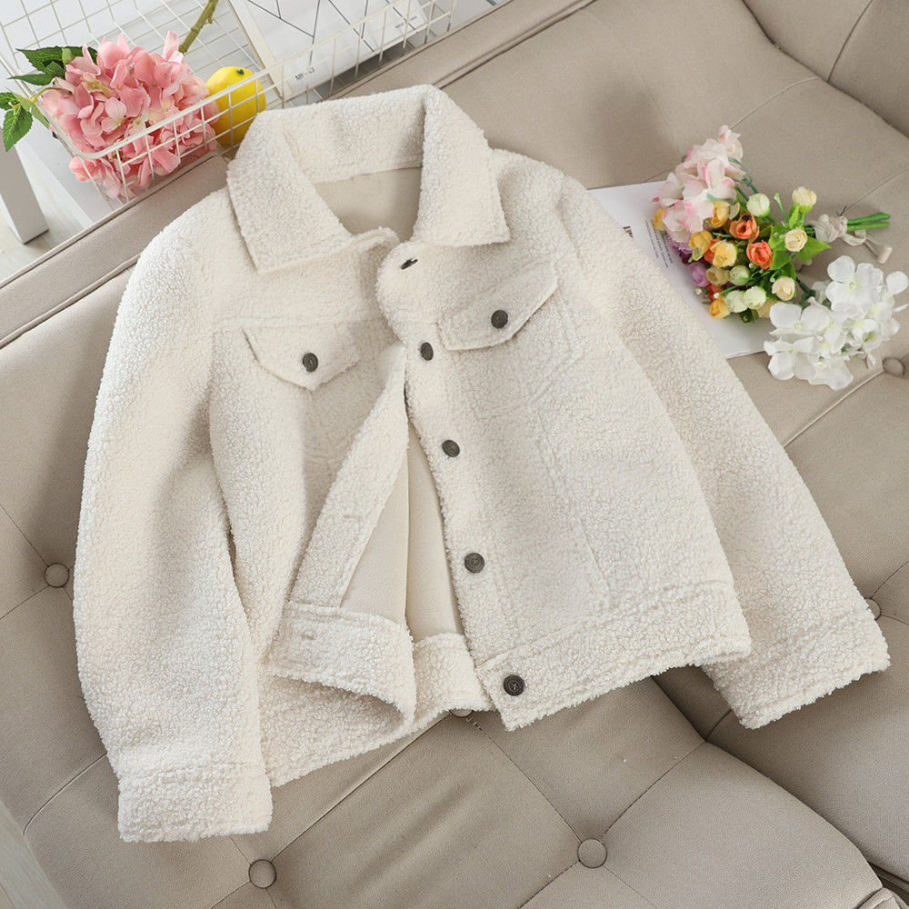 Geaca de dama actuala cu nasturi in mai multe culori