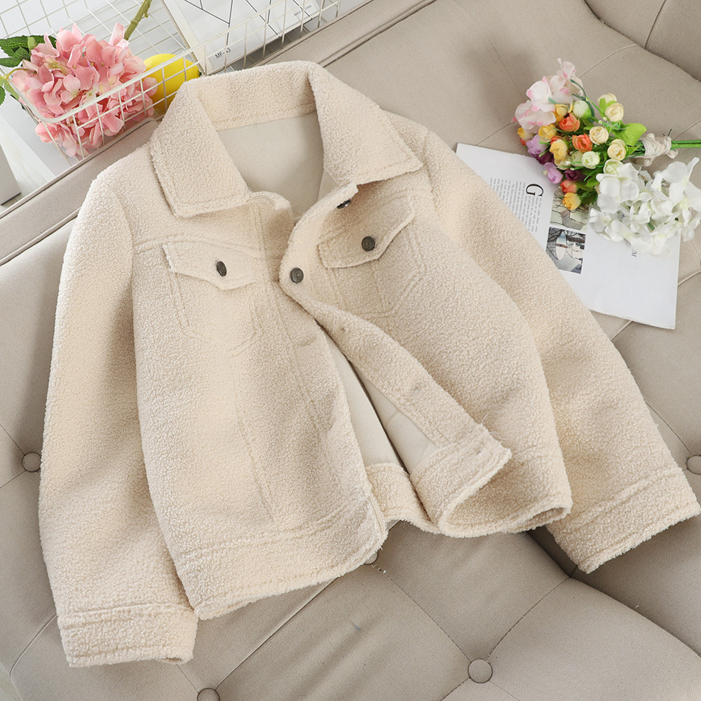 Geaca de dama actuala cu nasturi in mai multe culori