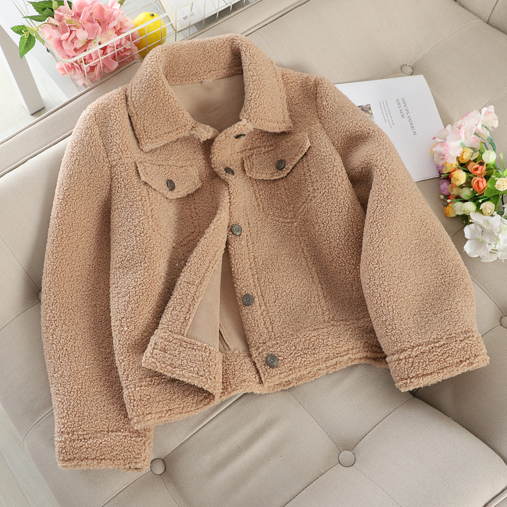 Geaca de dama actuala cu nasturi in mai multe culori