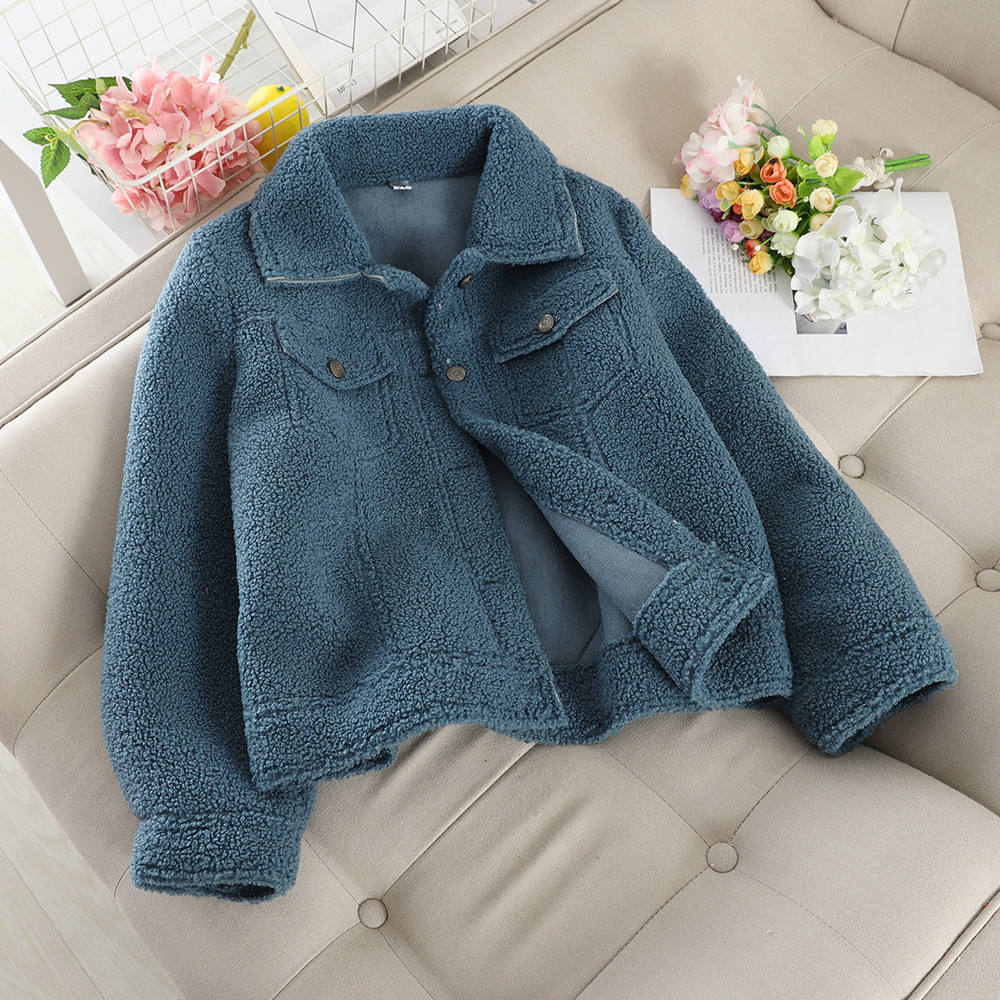 Geaca de dama actuala cu nasturi in mai multe culori