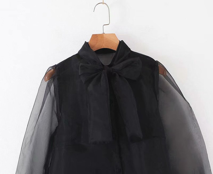 Cămașă de damă neagră cu mâneci lungi din tul