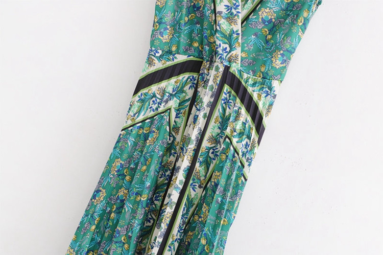 Rochie de dama cu decolteu spitz si bretele late