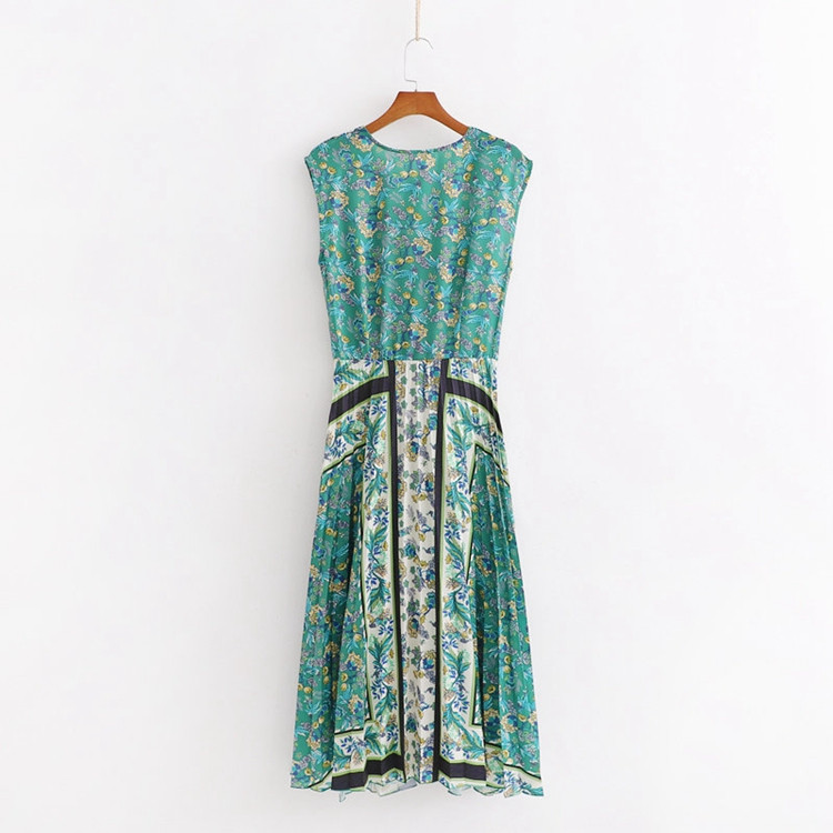 Rochie de dama cu decolteu spitz si bretele late