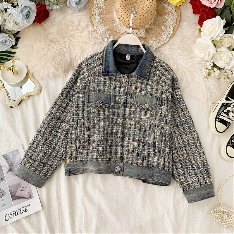 Geaca de dama moderna cu buzunar si nasturi