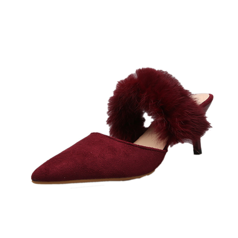 Model ascutit de pantofi de dama cu toc subtire cu puf
