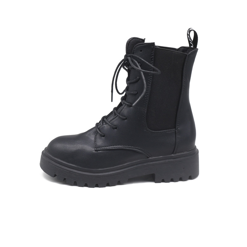 Női csizma durva talppal és fűzővel - két modell