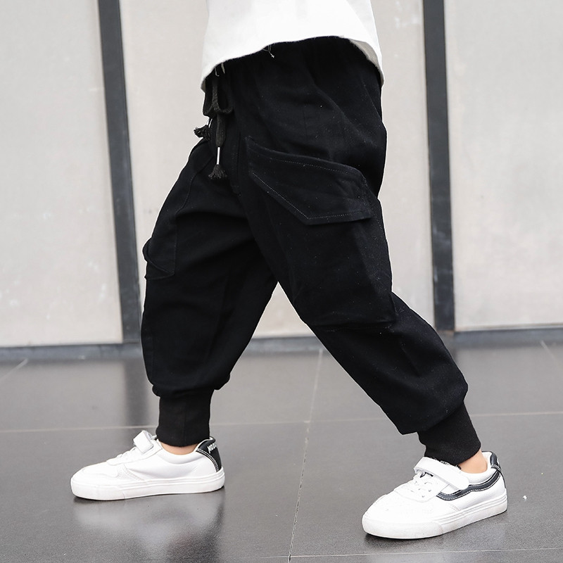 Καθημερινά παιδικά παντελόνια σε μαύρο και πράσινο χρώμα με κορδόνια για αγόρια