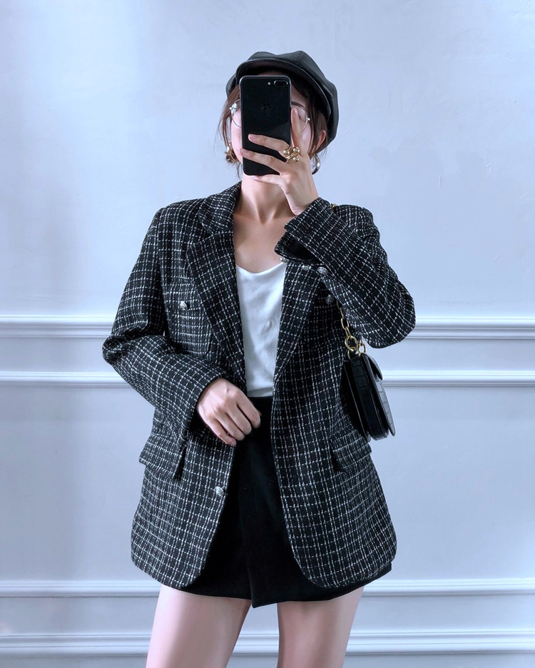 Късо карирано дамско сако в два цвята