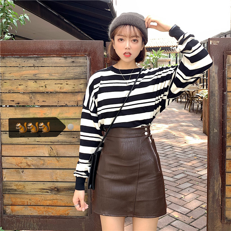 Fusta de dama moderna in doua culori din piele ecologica cu fermoar