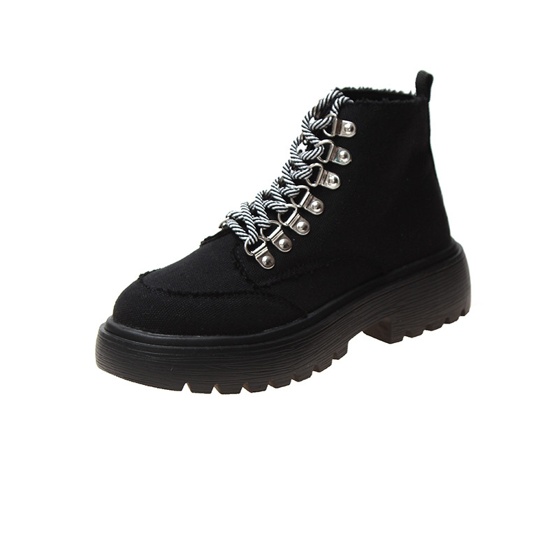 Fűzős női csizma két színben