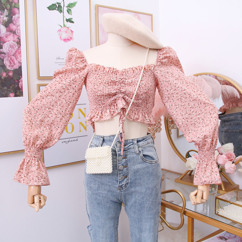 Bluză de damă modernă cu decolteu pătrat și motive florale în mai multe culori