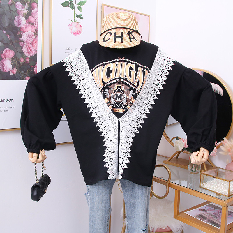 Μοντέρνα γυναικεία μπλούζα με την εφαρμογή και το λαιμόκοψη O σε διάφορα χρώματα