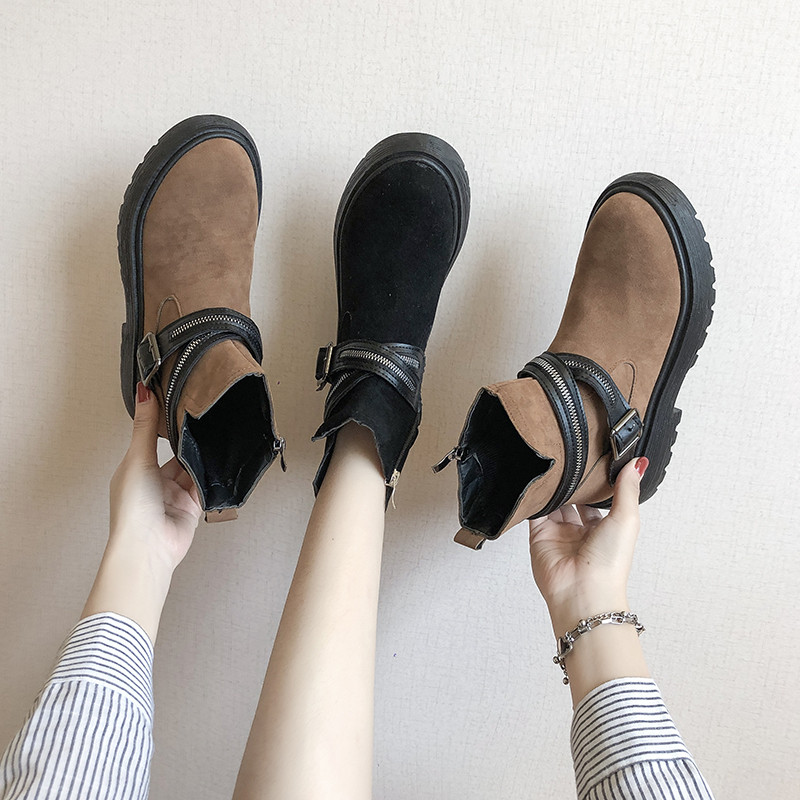 Νέο μοντέλο  γυναικείες μπότες από σε οικολογικό σουέτ σε μαύρο και καφέ χρώμα