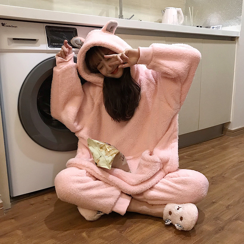 Női modern pizsama 3D elemmel, két színben