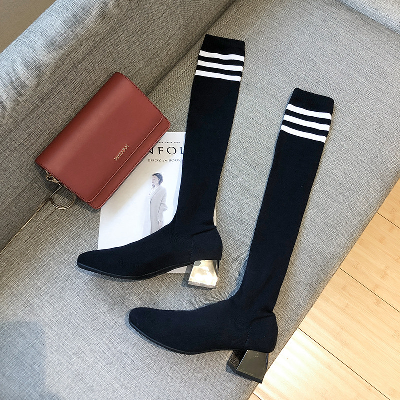 Aktuális női hosszú csizma vastag sarkú két színben