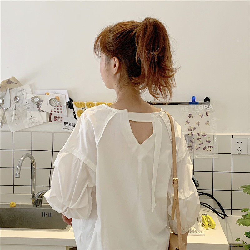 Μοντέρνα γυναικεία μπλούζα σε λευκό και ροζ χρώμα