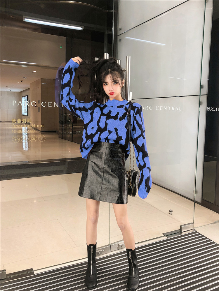 Pulóver és bőrszoknya készlet - több színben