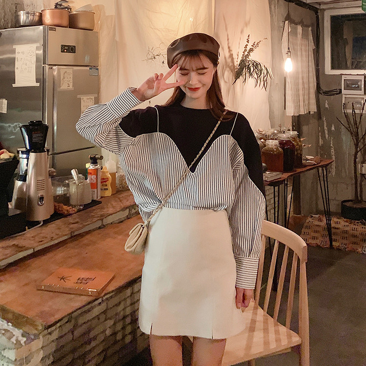 Széles modell női blúz két színben ovális nyakkivágással