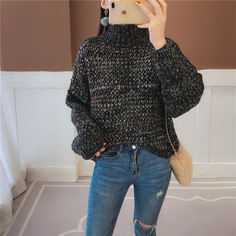 Дамски модерен пуловер с висока яка в различни цветове
