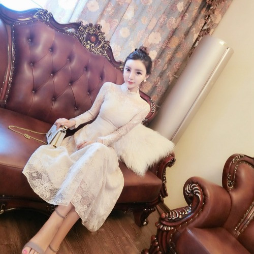 Elegáns hosszú csipkeruha három színben