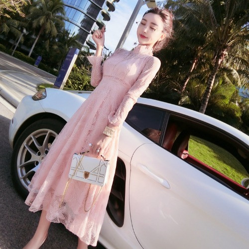 Elegáns hosszú csipkeruha három színben