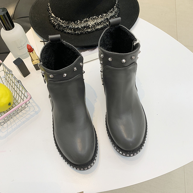 Cizme de dama cu elemente metalice in negru, maro si gri