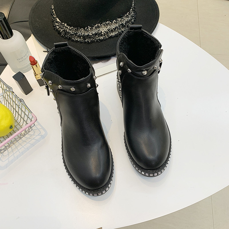 Cizme de dama cu elemente metalice in negru, maro si gri