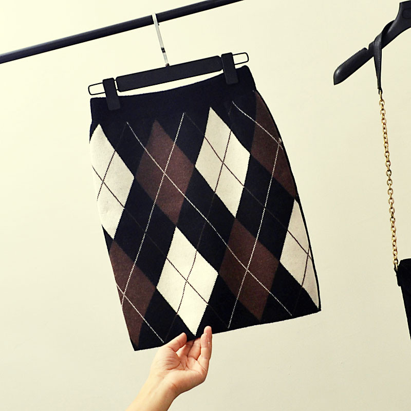 Modern női kötött szoknya magas derékkal