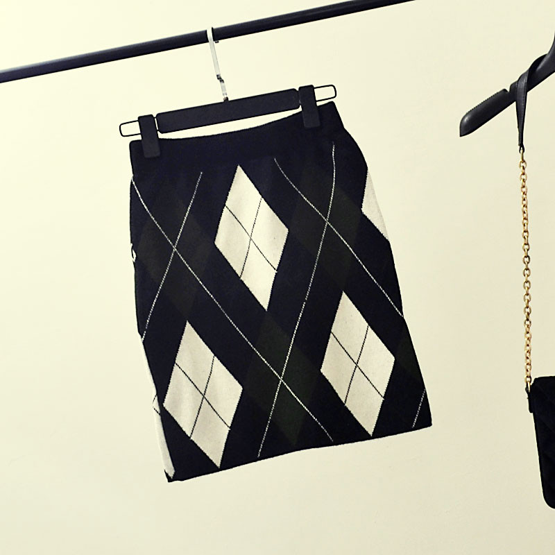 Modern női kötött szoknya magas derékkal