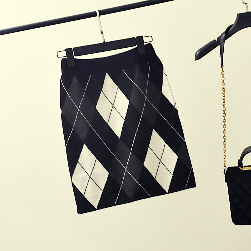 Modern női kötött szoknya magas derékkal