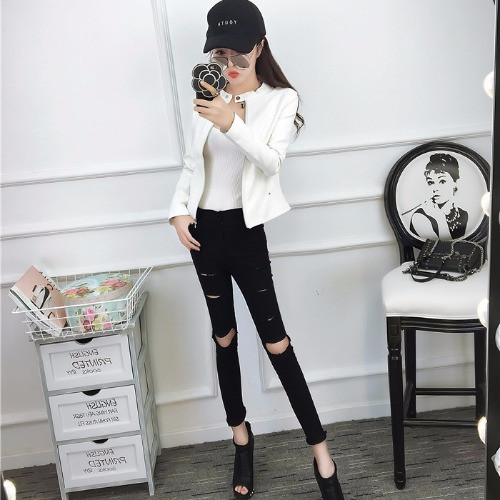 Δερματίνι Σλιμ κοντό  μπουφάν σε λευκό χρώμα