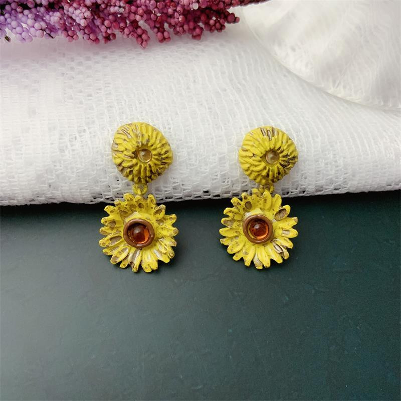 Дамски обеци в жълт цвят с форма на цвете