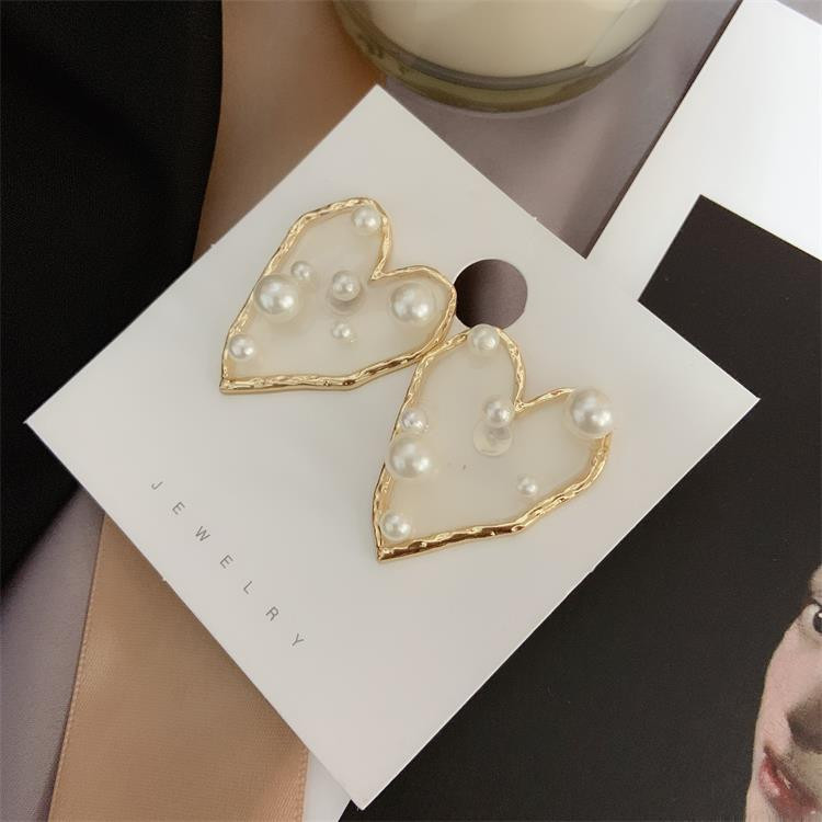Cercei in forma de inima cu perle