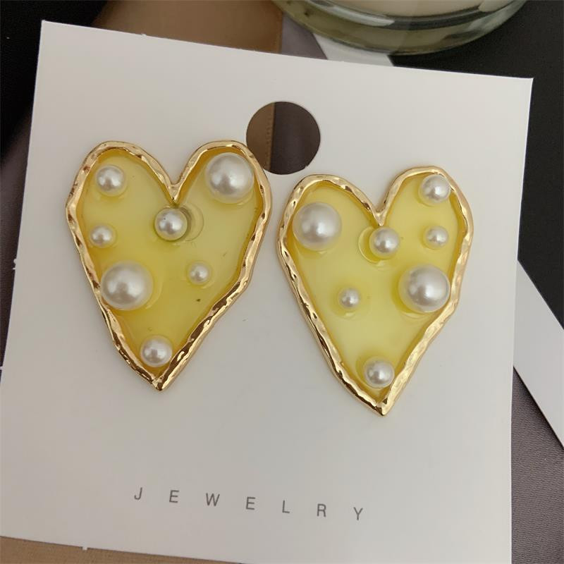 Cercei in forma de inima cu perle