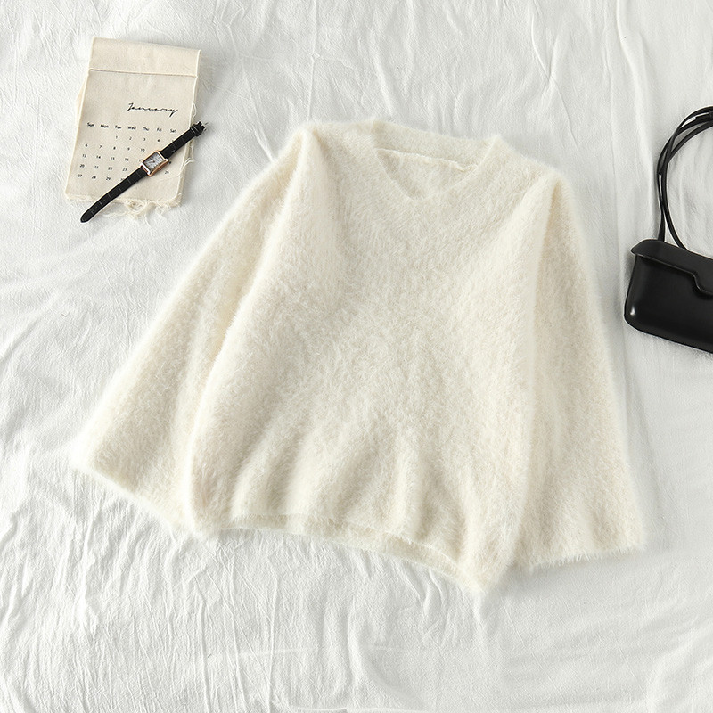 Női pehelypulóver spitz nyakkivágással, négy színben