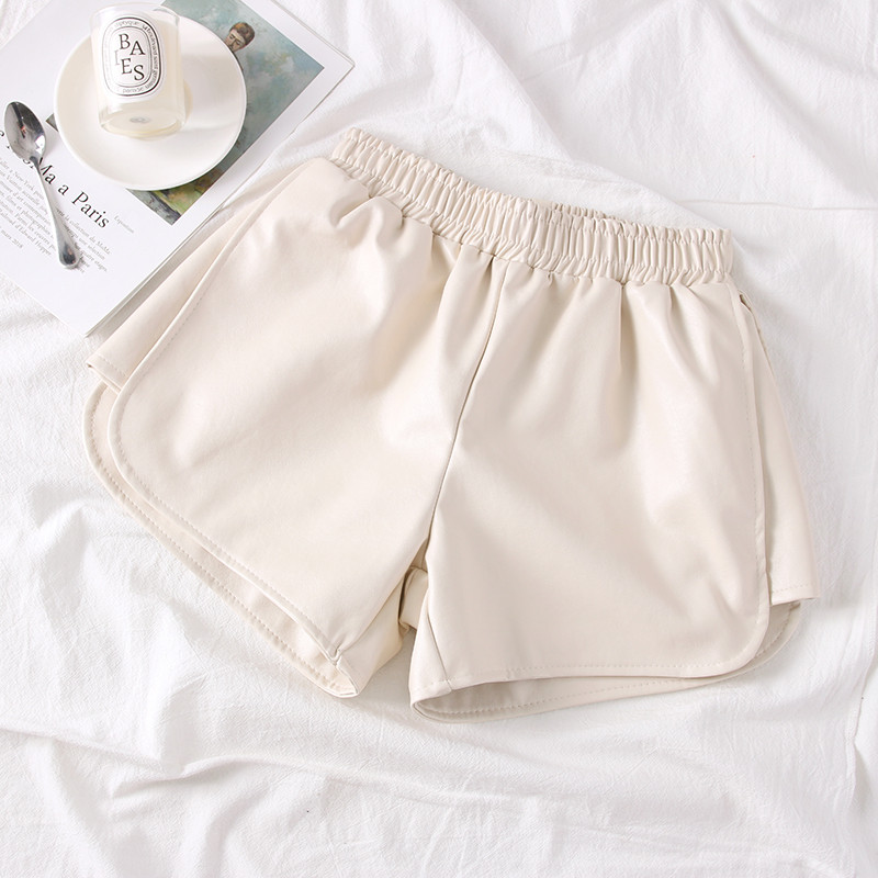 Női rövidnadrág új modellje, több színben eco bőrből