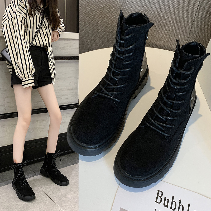 Μοντέρνες γυναικείες μπότες με φερμουάρ και κορδόνια σε μαύρο χρώμα