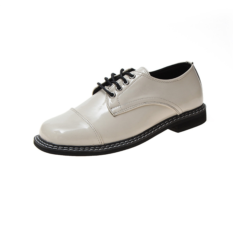 Női alkalmi cipő fűzős fehér és fekete színben