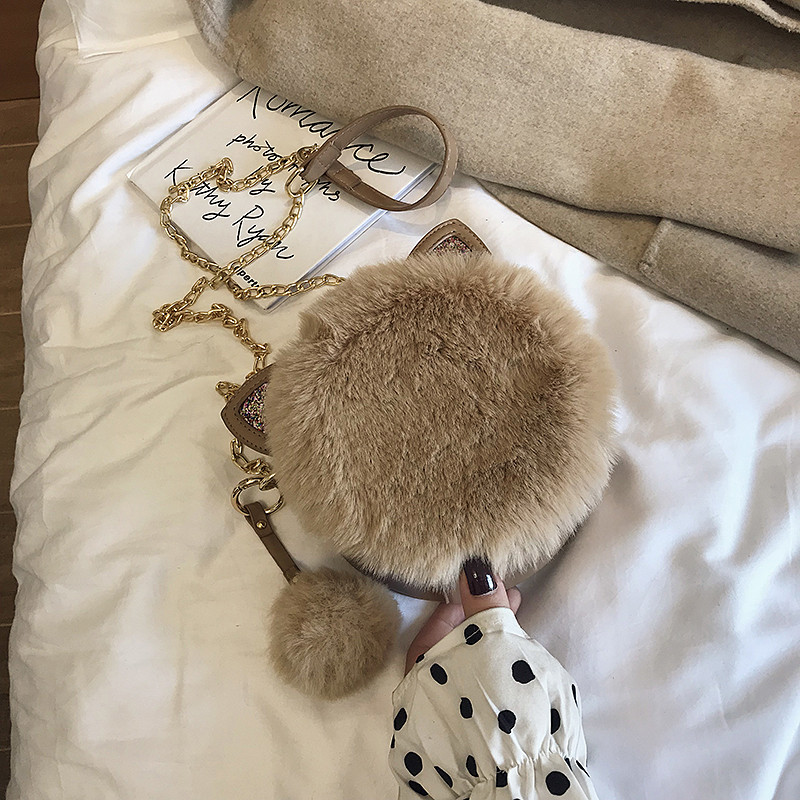 Geanta de dama moderna cu puf si element 3D in mai multe culori