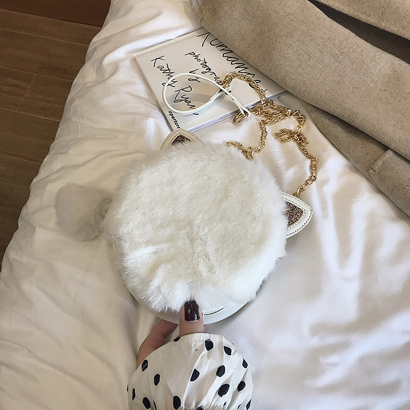 Geanta de dama moderna cu puf si element 3D in mai multe culori