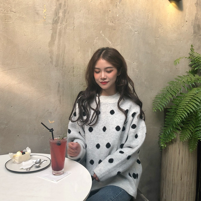 Pulover de dama modern cu buline in doua culori