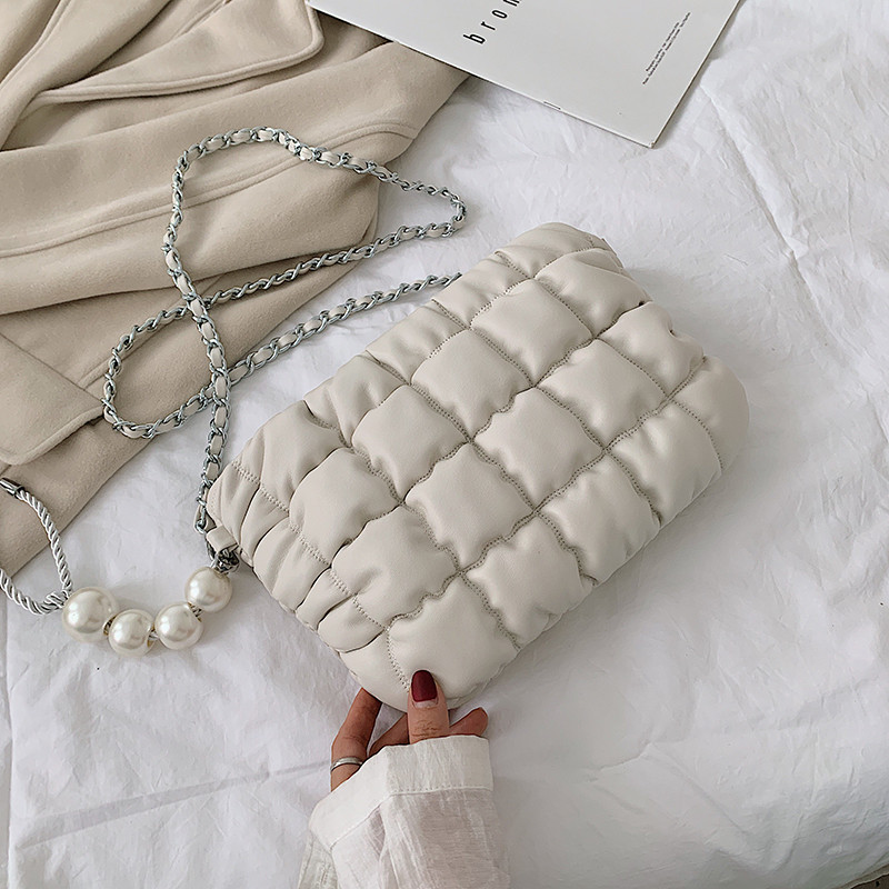 Geanta de dama moderna cu perle in patru culori