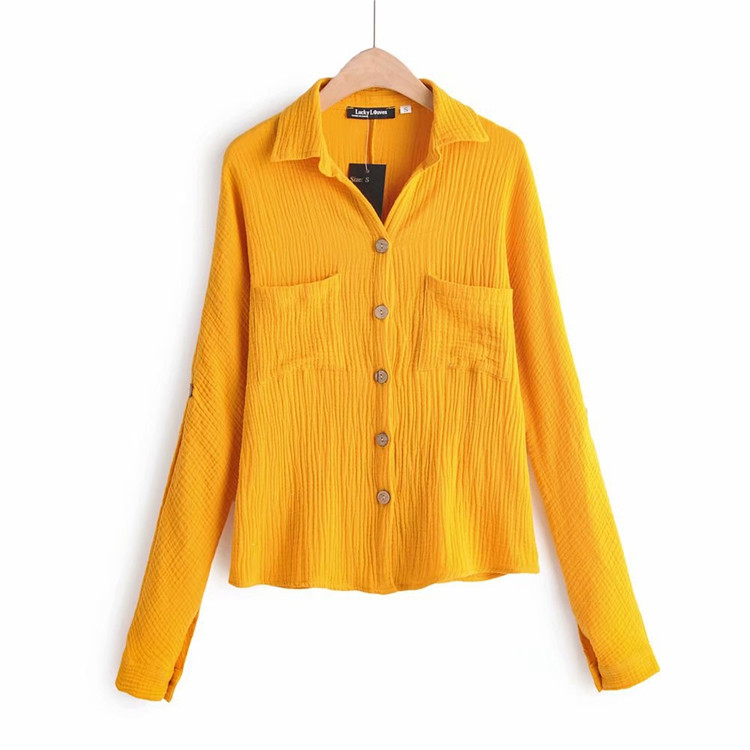 Вталена дамска риза с копчета и джобове в жълт цвят