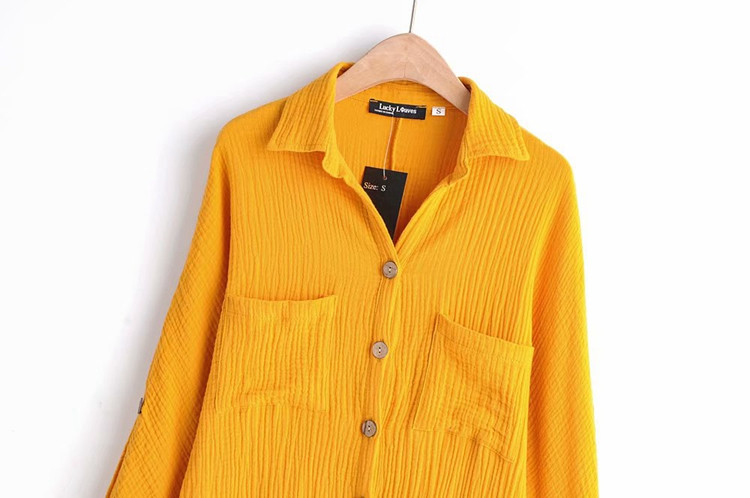 Testreszabott női ing gombokkal és zsebekkel sárga színben
