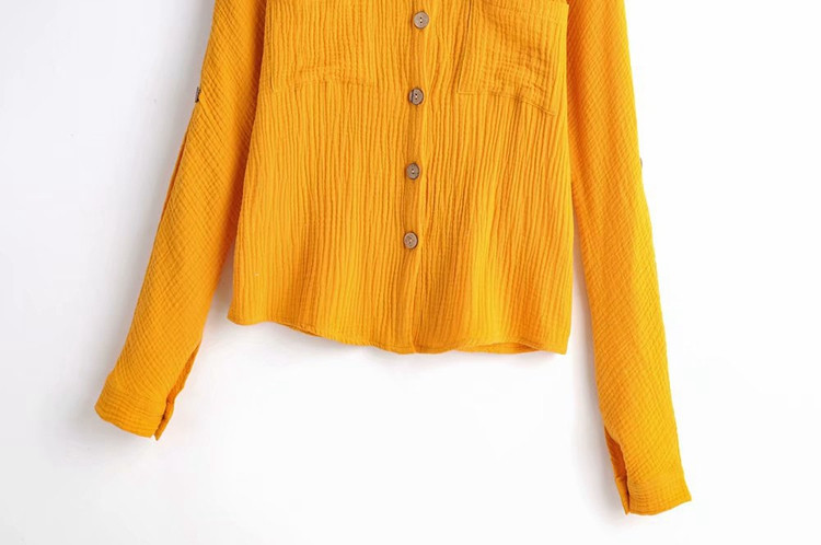 Testreszabott női ing gombokkal és zsebekkel sárga színben