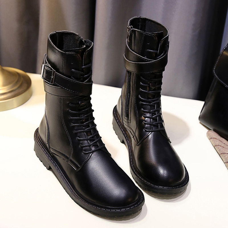 Κομψές γυναικείες  έκο δερμάτινες μπότες με κορδόνια και φερμουάρ σε μαύρο χρώμα