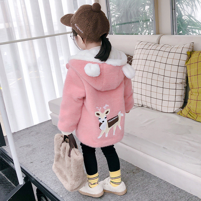 Új modell gyerek téli kabát 3D elemmel és zsebekkel két színben