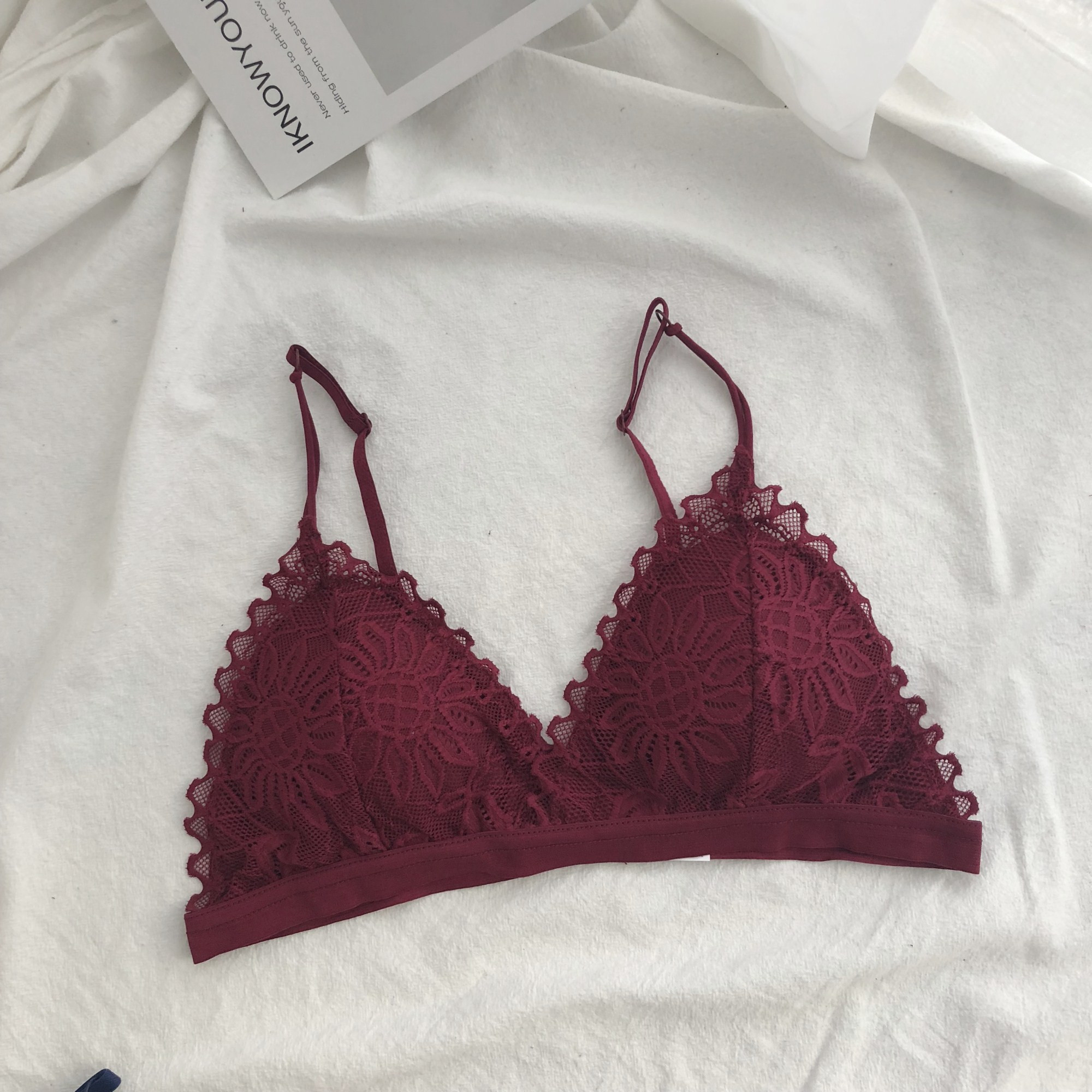 Női modern csipke melltartó több színben