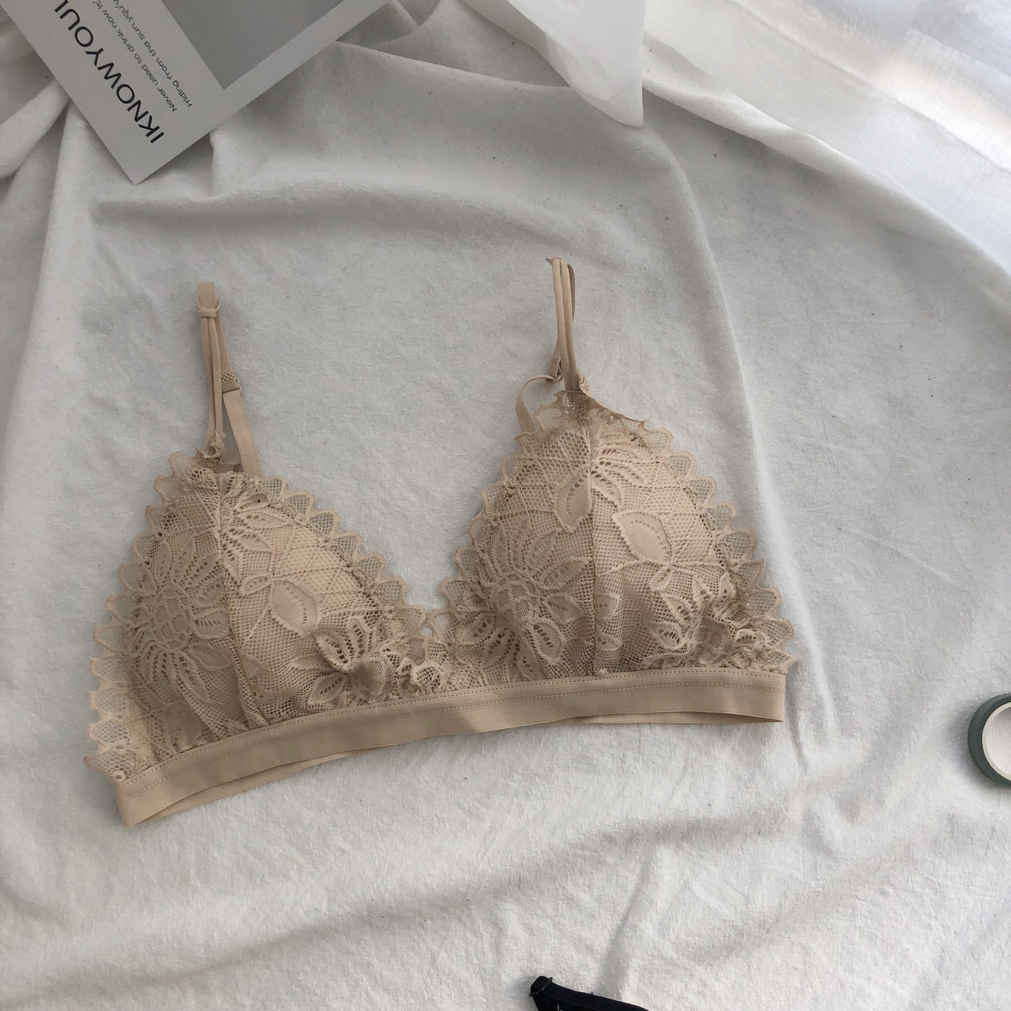 Női modern csipke melltartó több színben