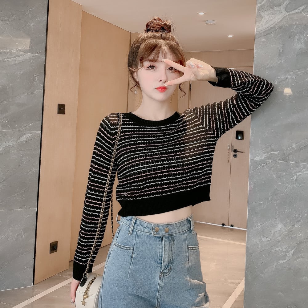 Bluză scurtă de damă în două culori cu mâneci lungi